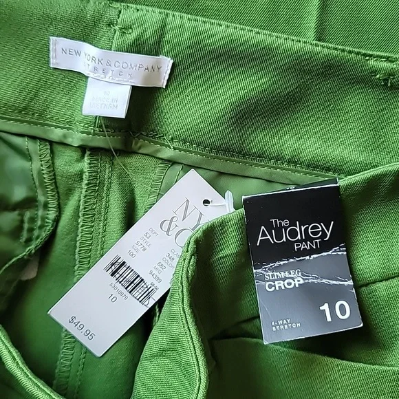 New York & Company Green Ankle Pants - Picture 5 of 10